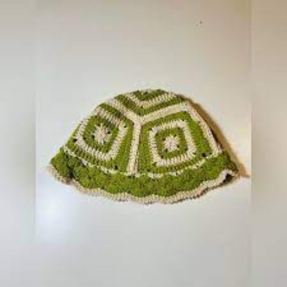 Bria crochet bucket hat